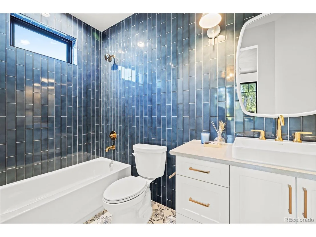 Photo of 3920 Stuart