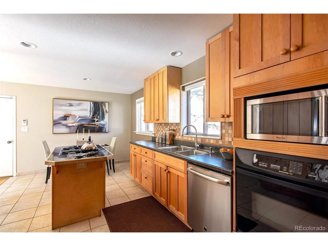 Photo of 2212 Edgewood Dr