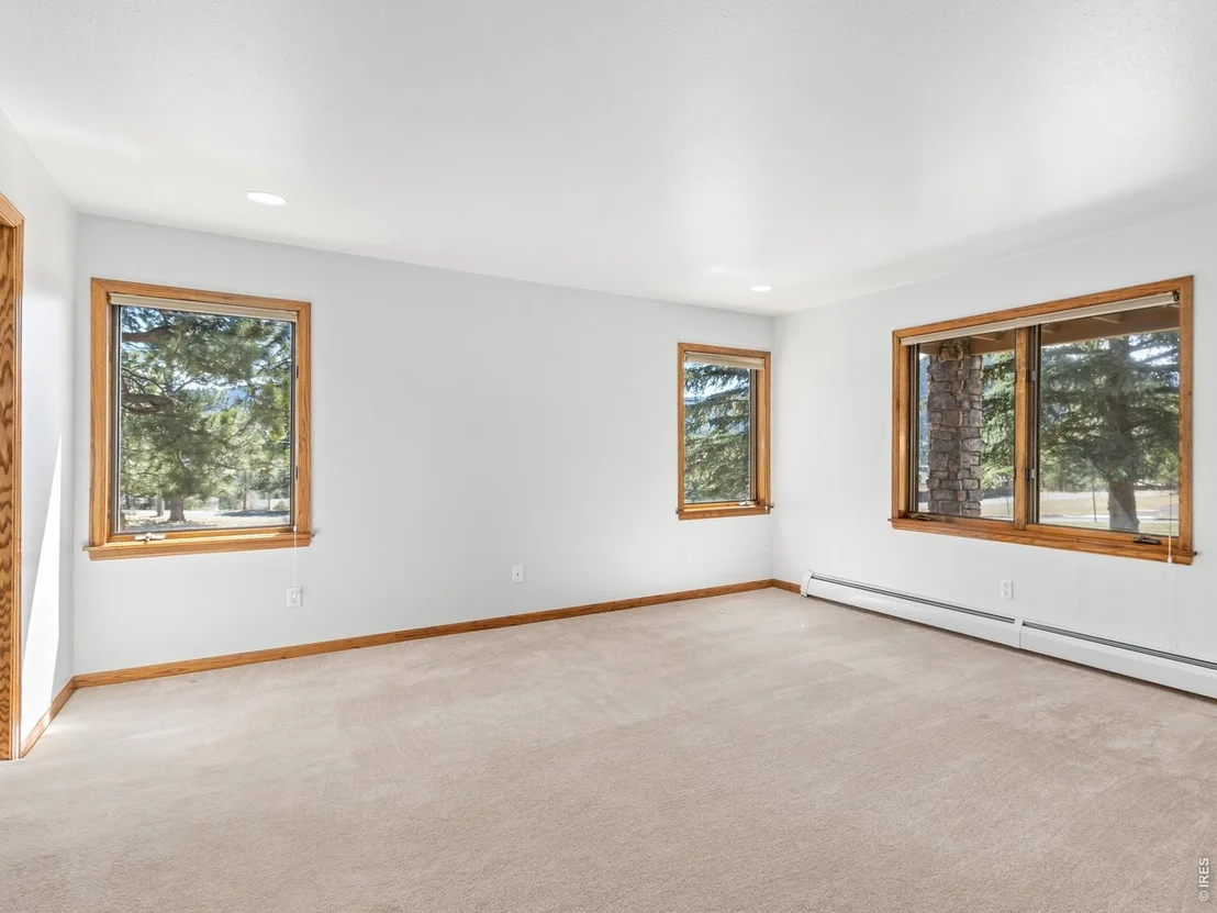 Photo of 650 Summit Dr