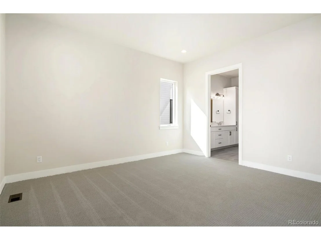 Photo of 1796 Barefoot Dr