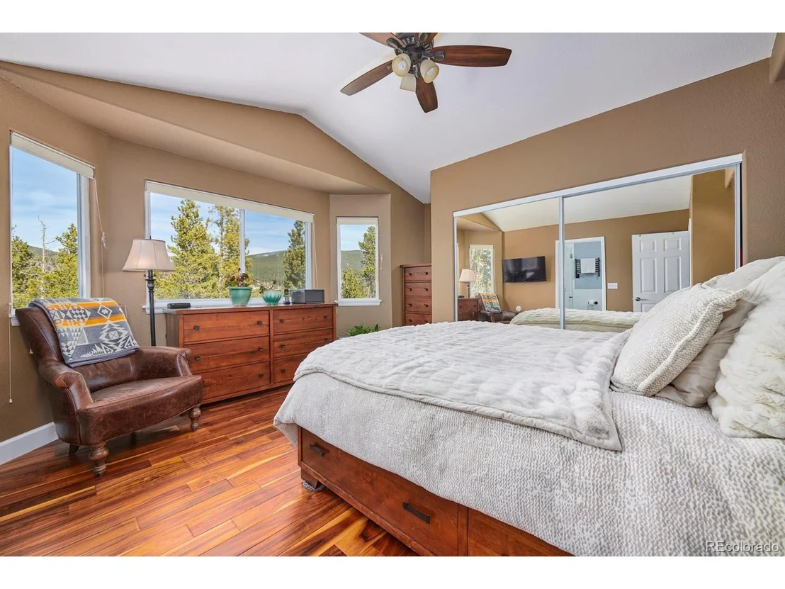 Photo of 459 Aspen Ln