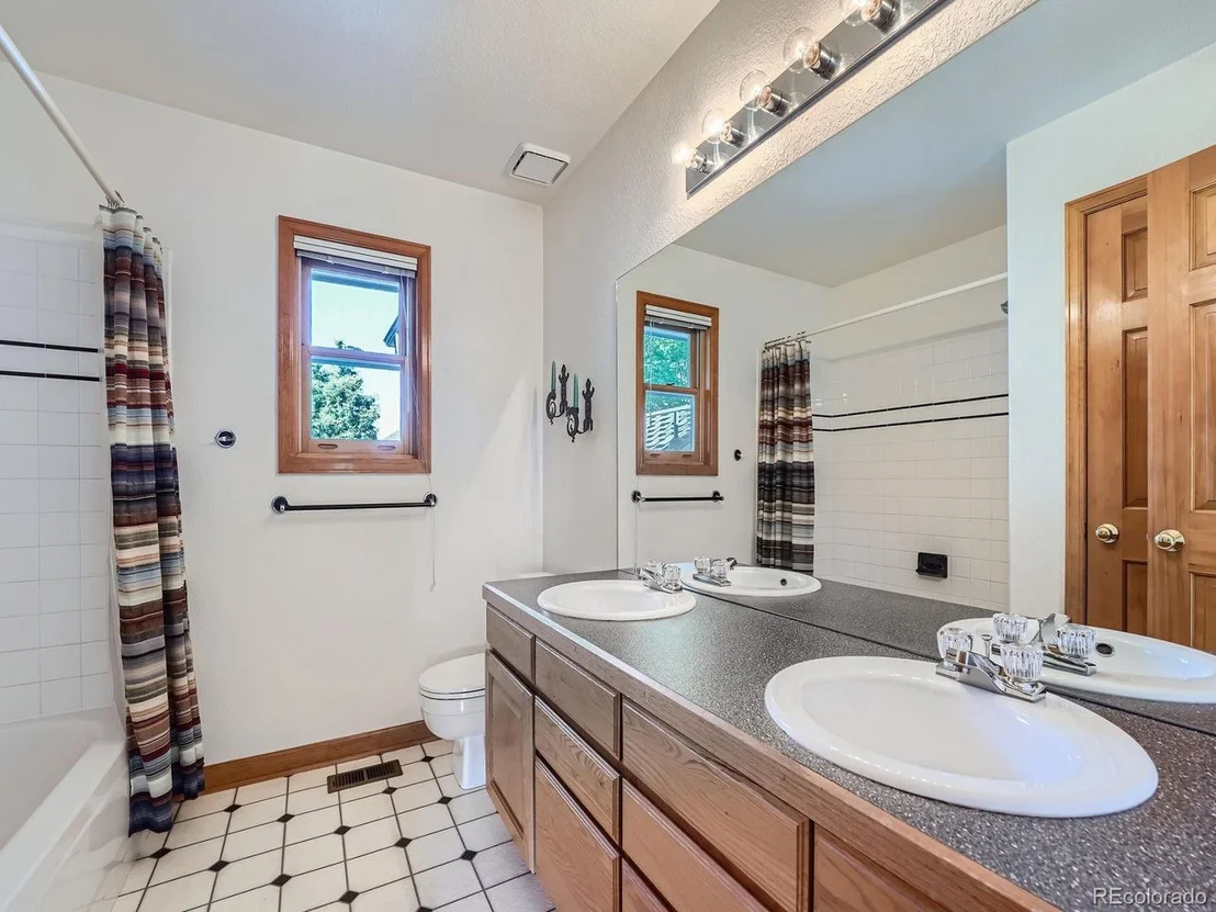 Photo of 370 Golden Eagle Dr