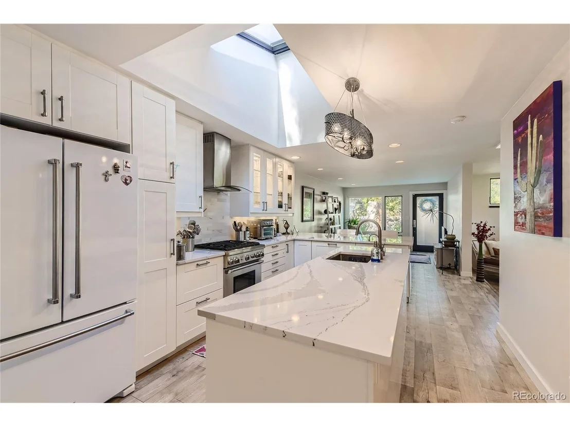 Photo of 161 3rd Ave