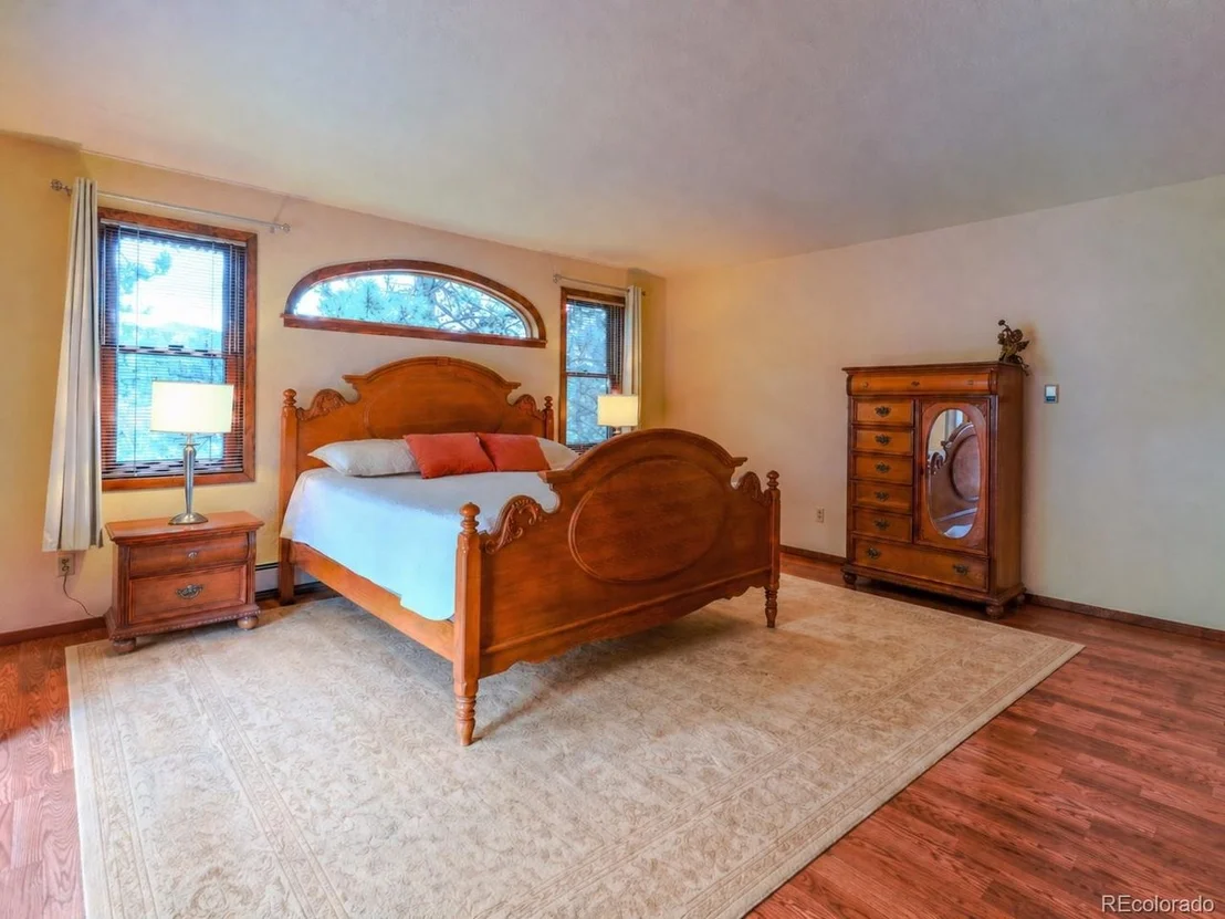 Photo of 8664 Middle Fork Rd