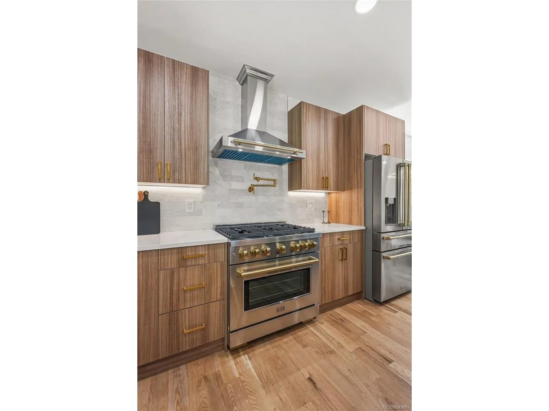 Photo of 4169 N Hooker St