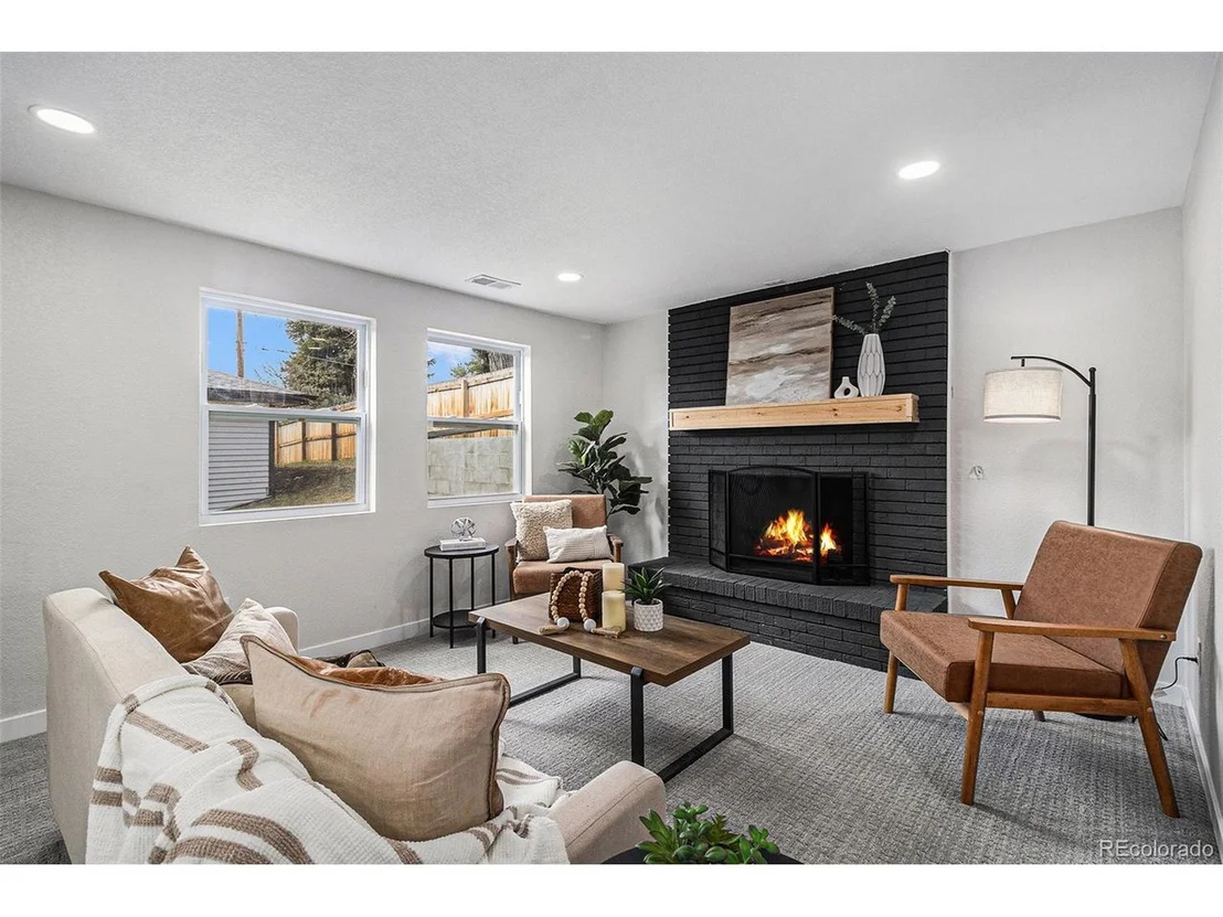 Photo of 6711 Field St
