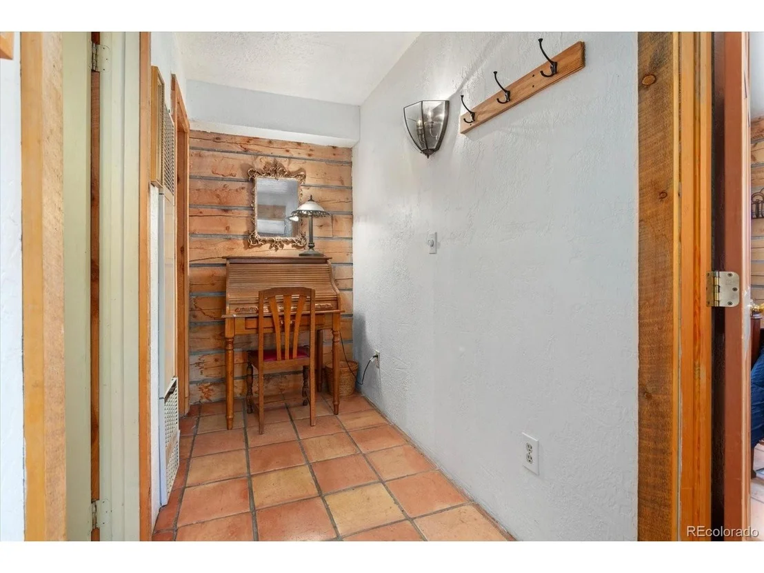 Photo of 716 W Blarney Stone Rd