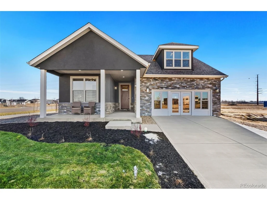 Photo of 335 Josef Cir