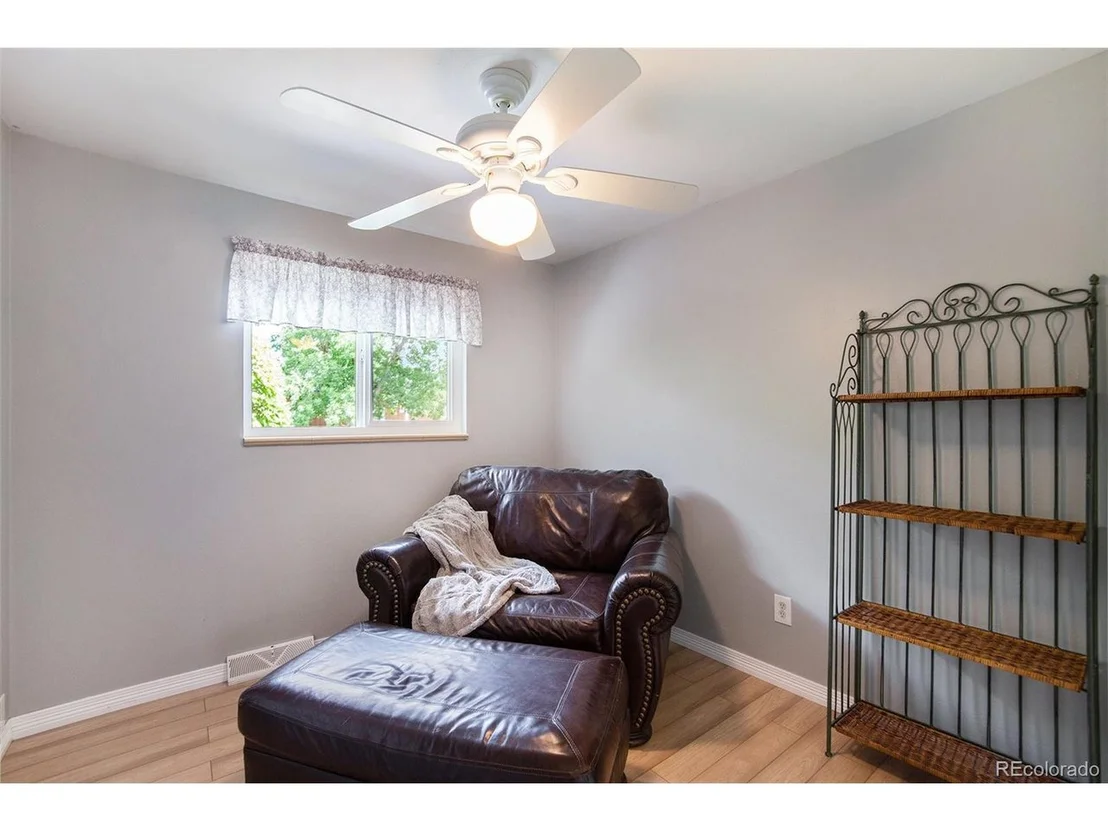 Photo of 5950 W Colgate Pl
