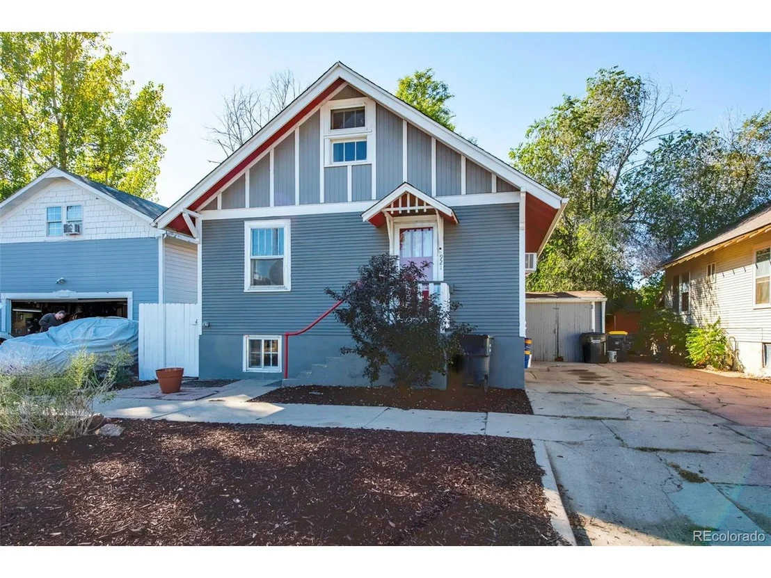 Photo of 921 12th Ave