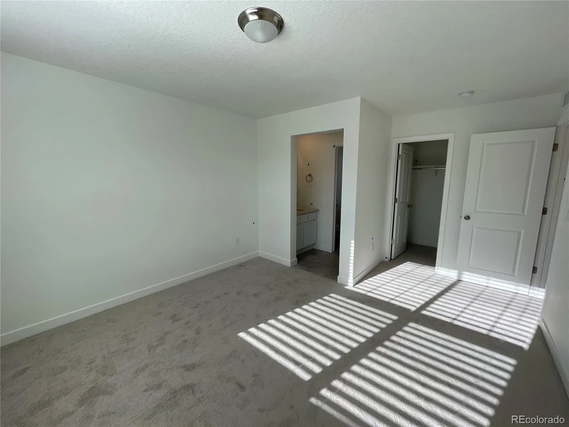 Photo of 15653 W Floyd Ave