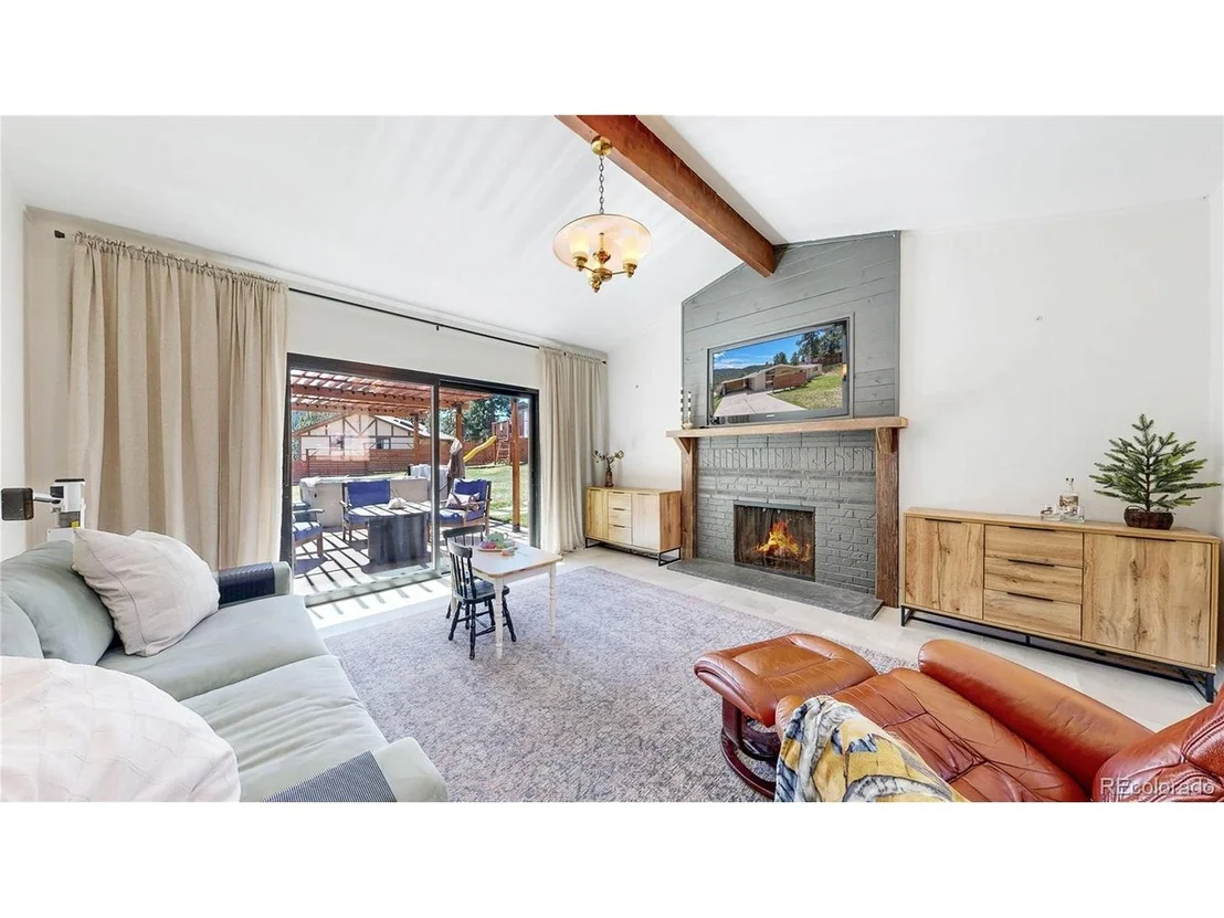 Photo of 27976 Lupine Dr