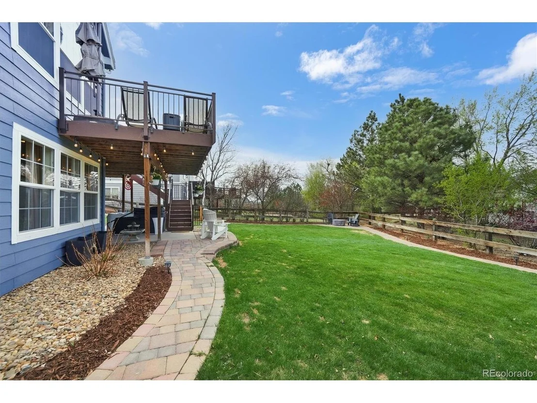 Photo of 379 Shoreham Cir