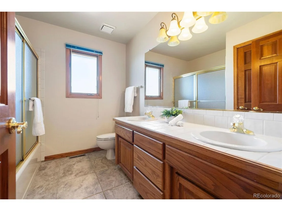 Photo of 2245 Ridgeview Way