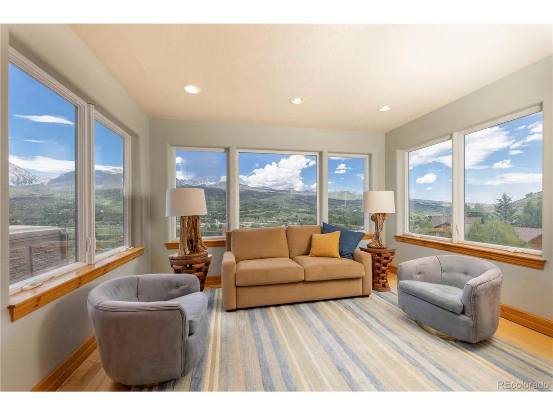 Photo of 948 Hamilton Creek Rd