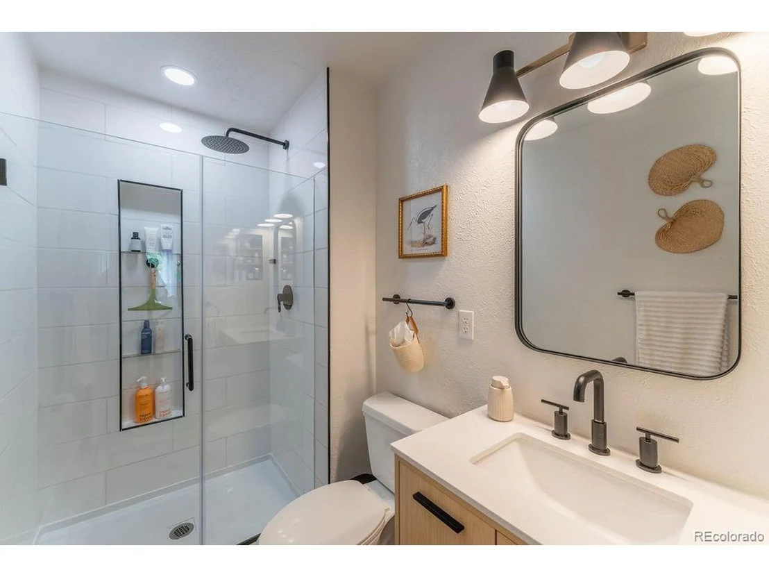 Photo of 6588 Zang Cir