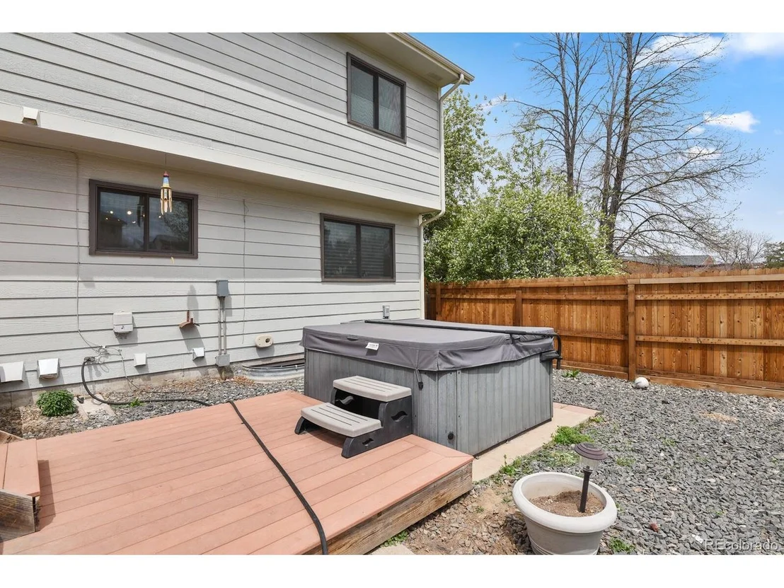 Photo of 976 E 132nd Cir