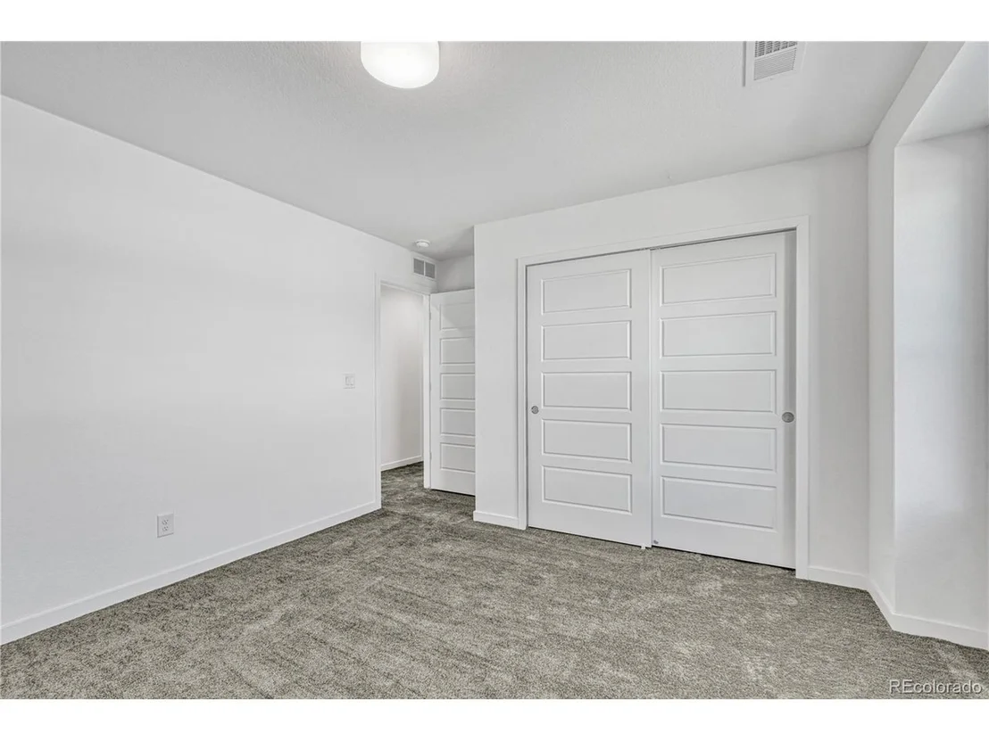 Photo of 246 Mohawk Cir