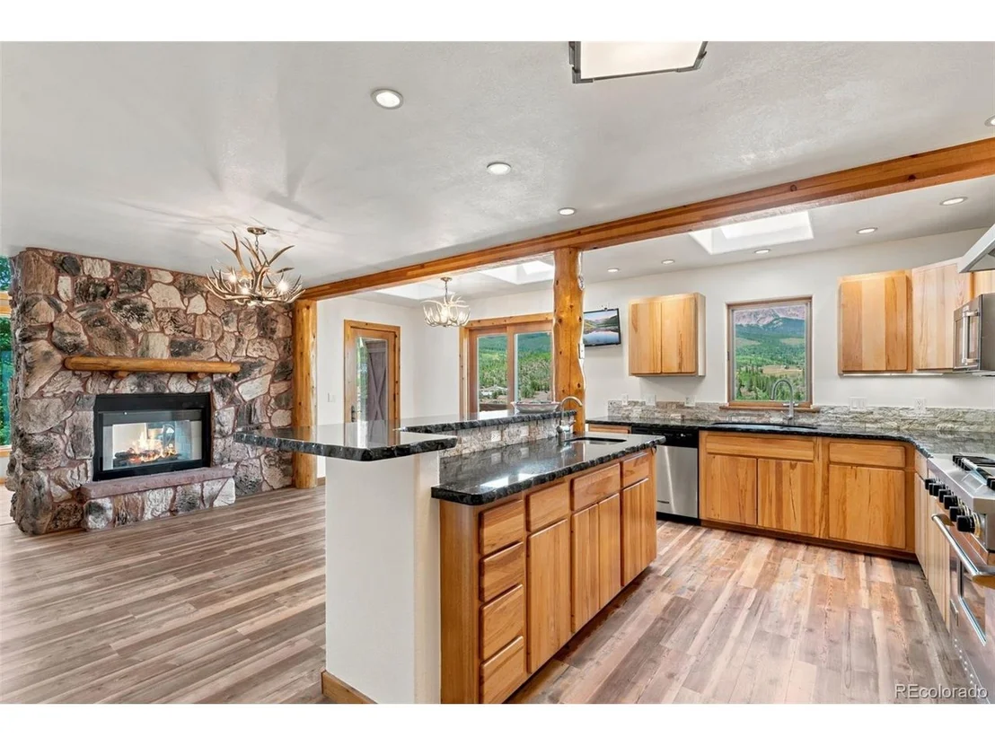 Photo of 231 Fairview Blvd