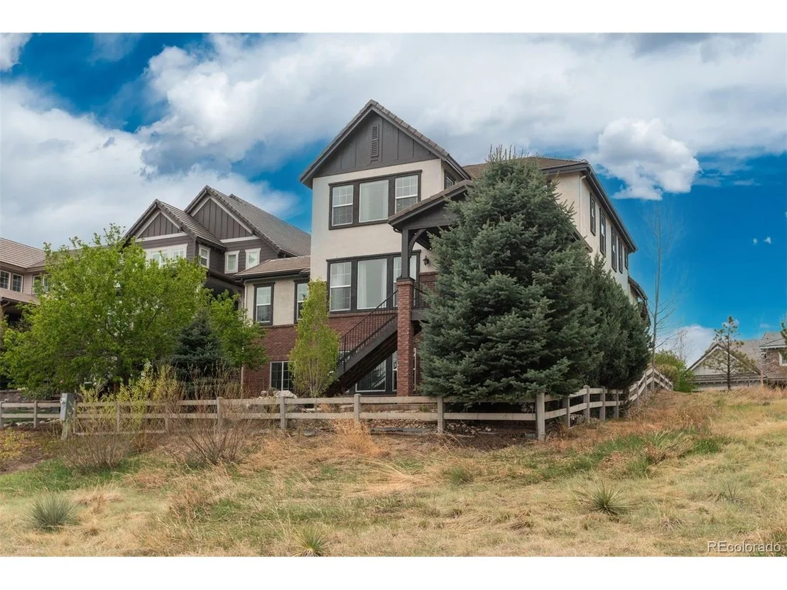 Photo of 479 Maplehurst Dr