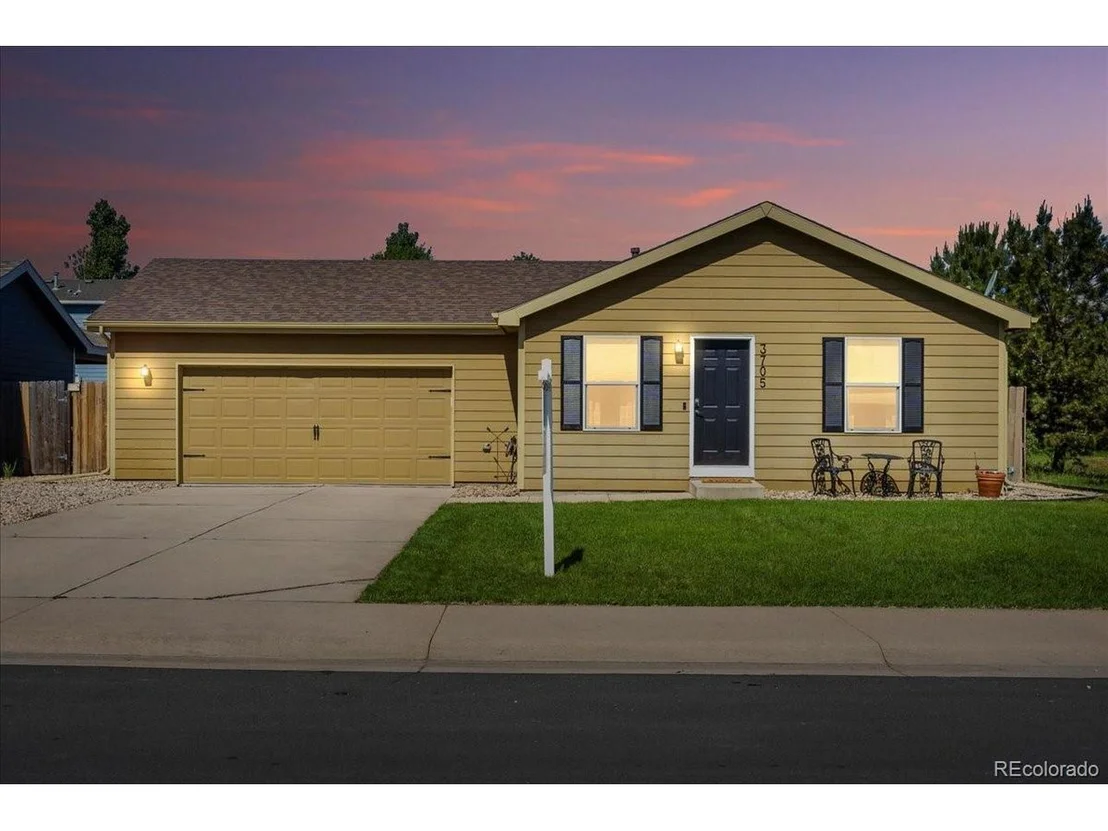 Photo of 3705 Riverside Pkwy