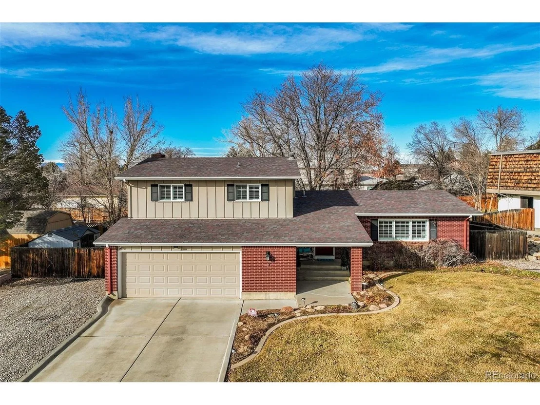 Photo of 7 Belaire Dr