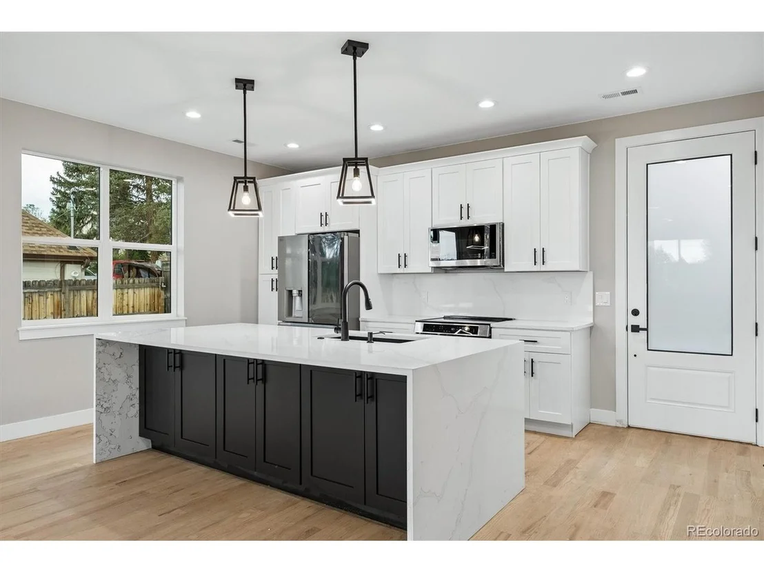 Photo of 3831 W 3rd Ave