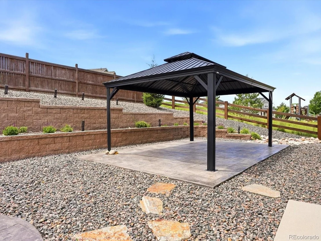 Photo of 982 High Point Trl