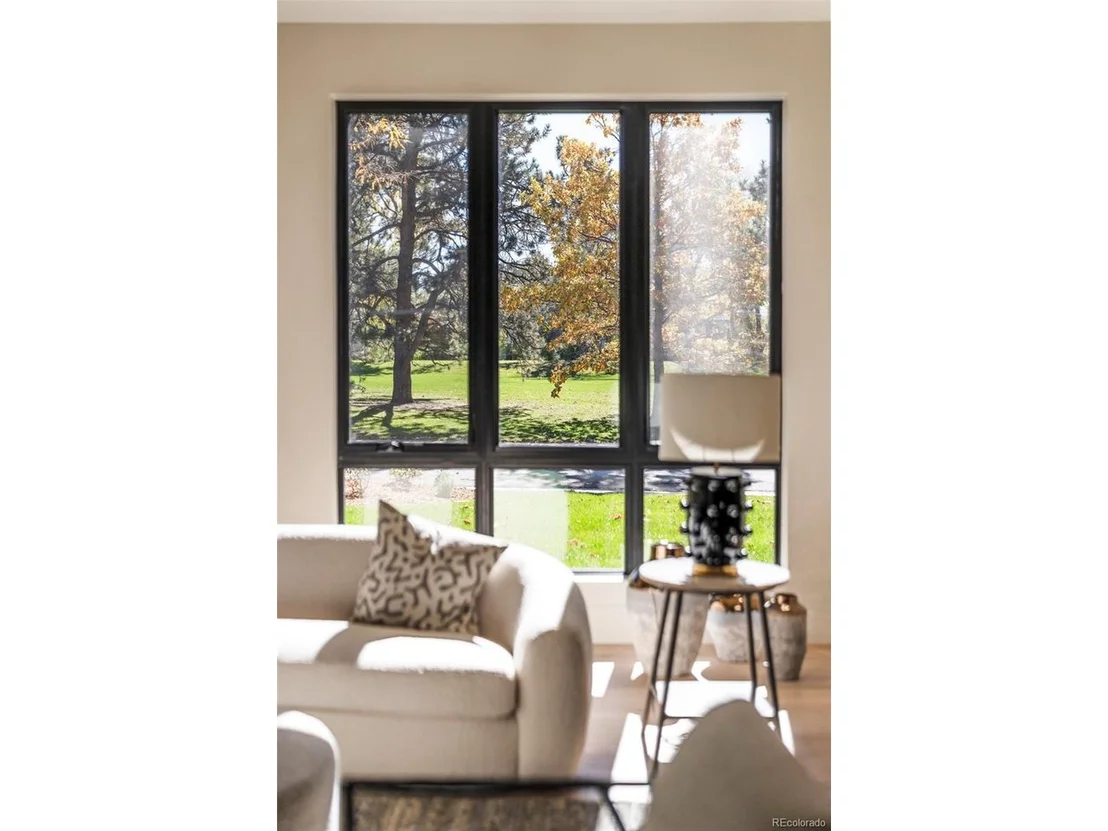 Photo of 4671 Highline Pl