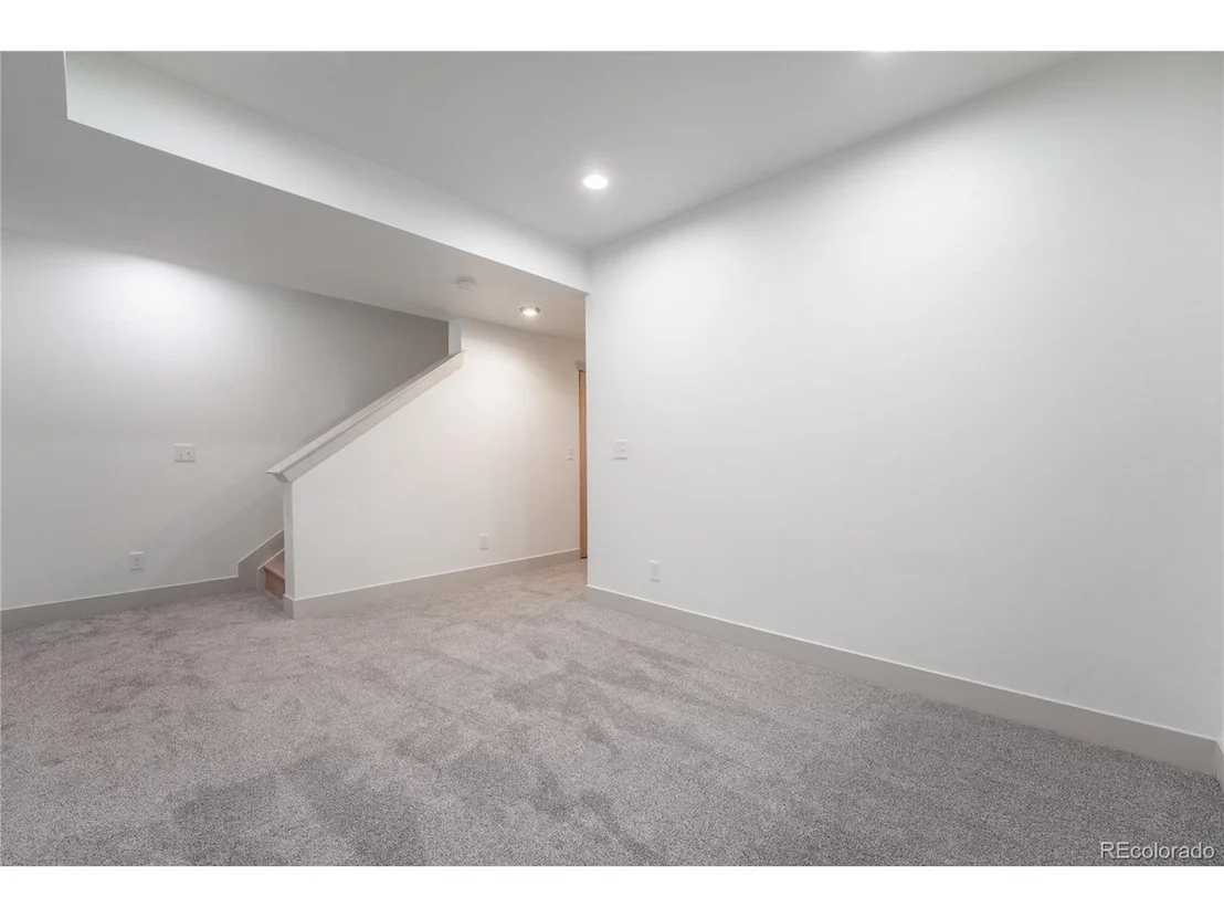 Photo of 6892 Juniper Ct