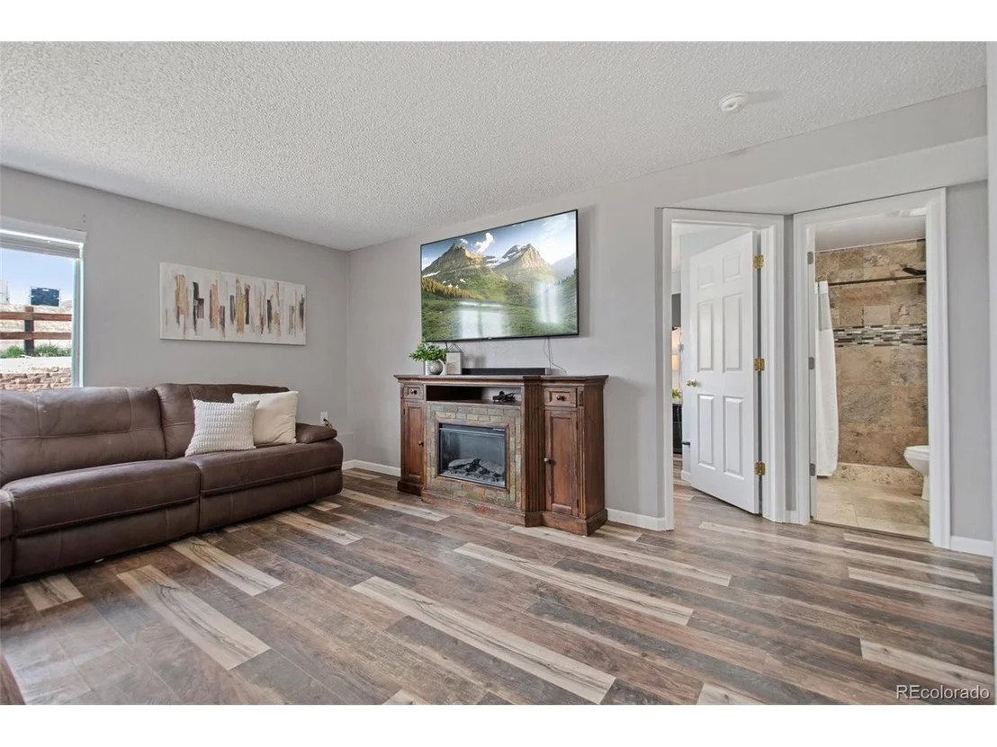 Photo of 23555 Broadmoor Dr