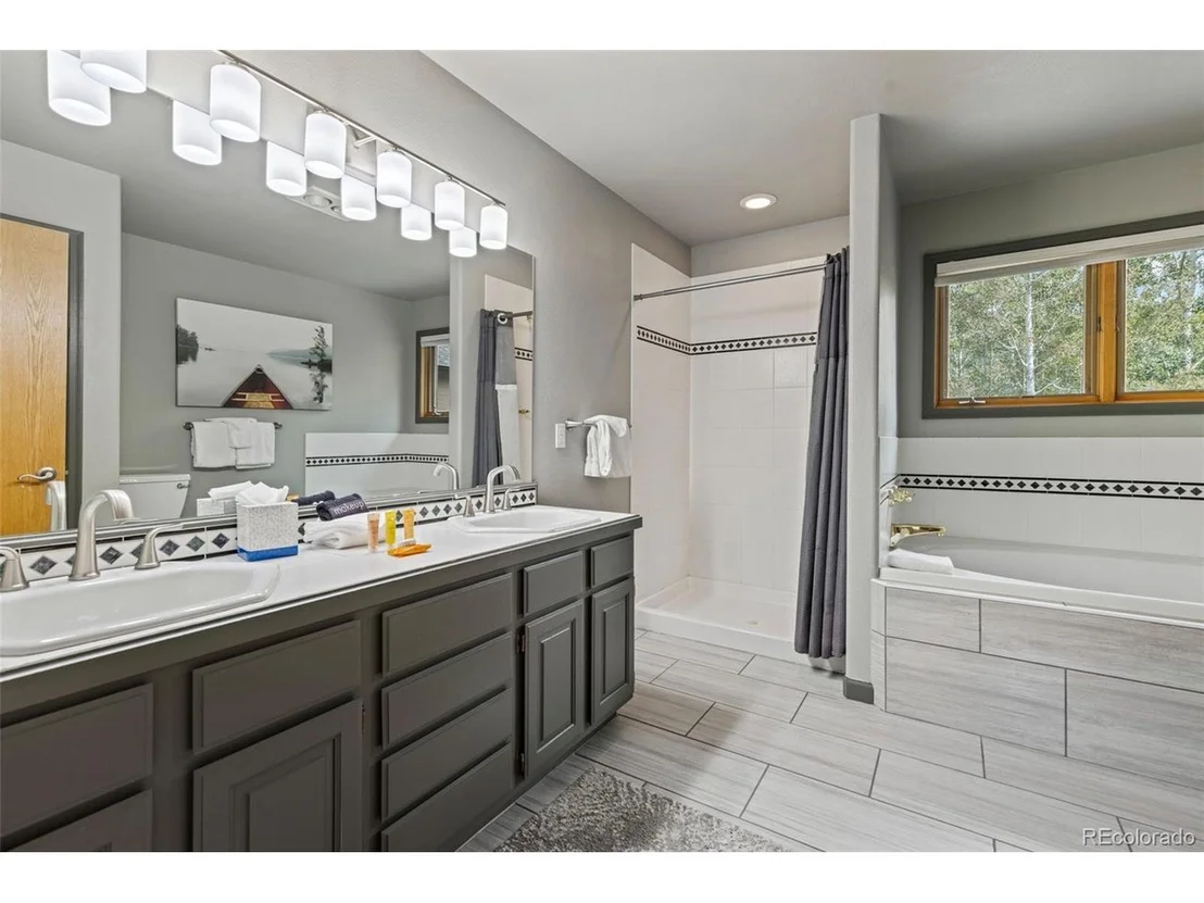 Photo of 395 Black Hawk Cir
