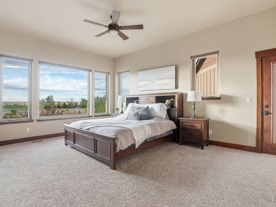 Photo of 39917 Hilltop Cir