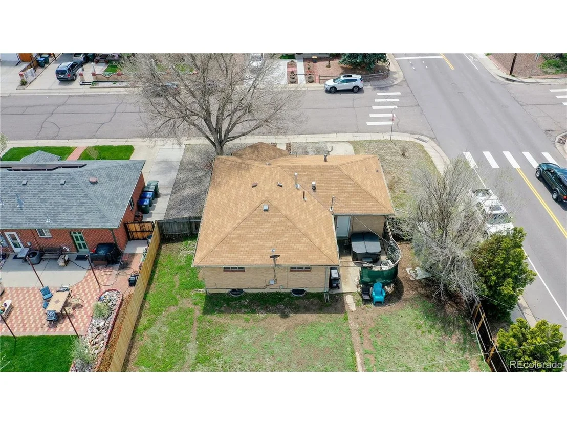 Photo of 423 Leonard Ln