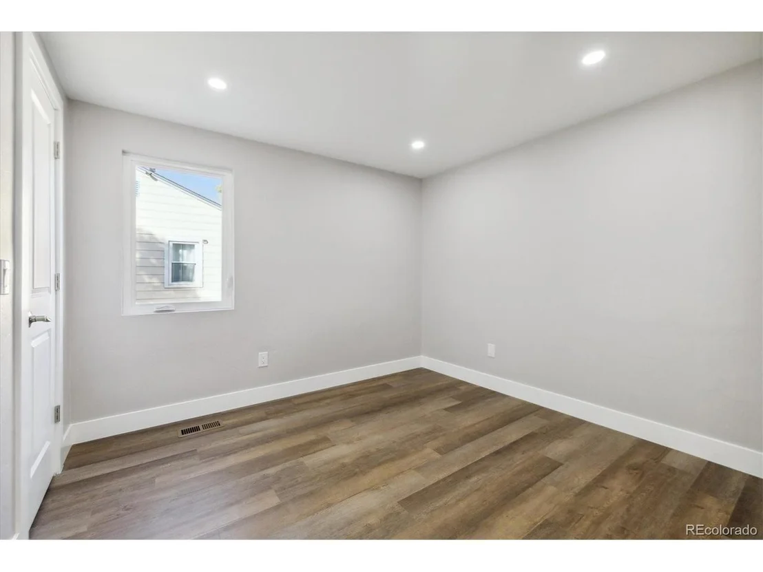 Photo of 6875 Reno Dr