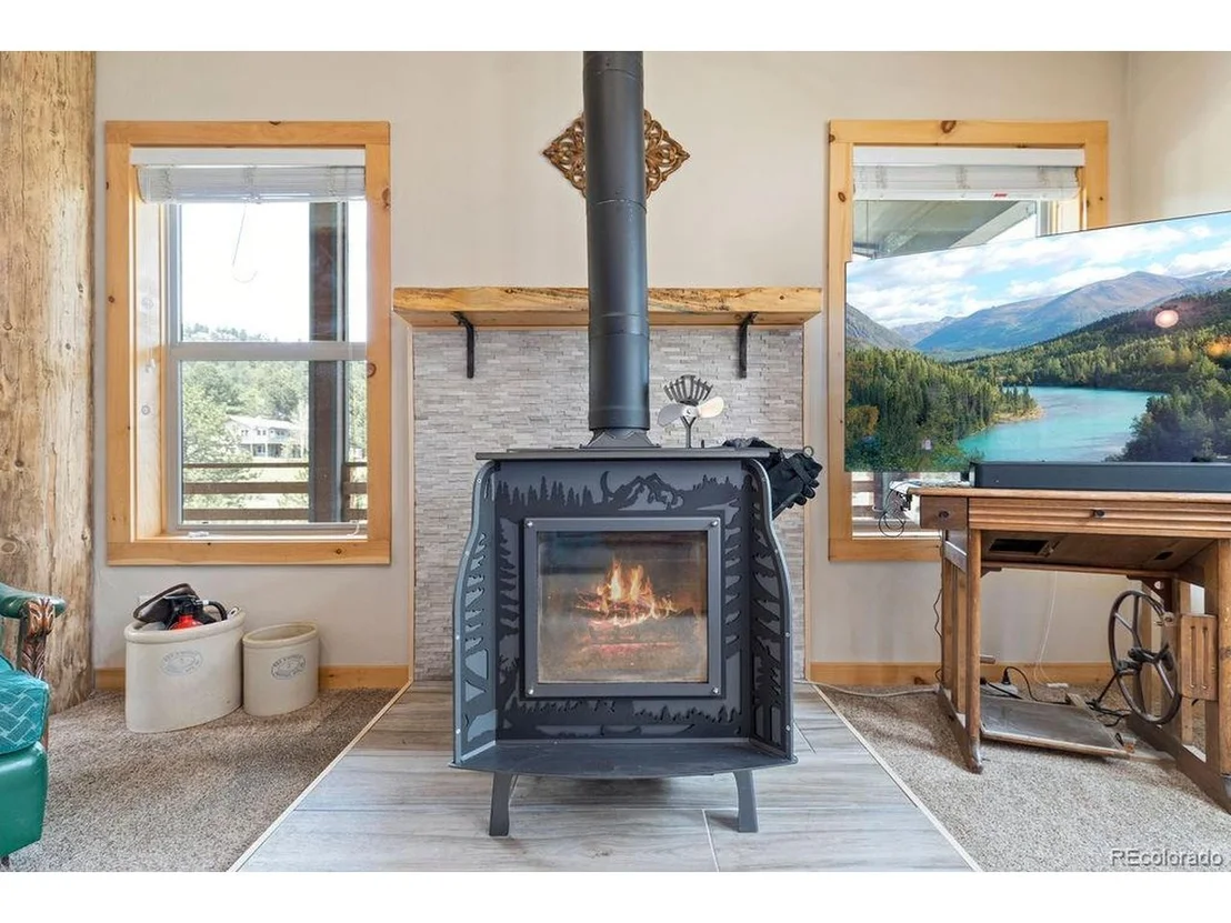 Photo of 232 Saint Vrain Rd