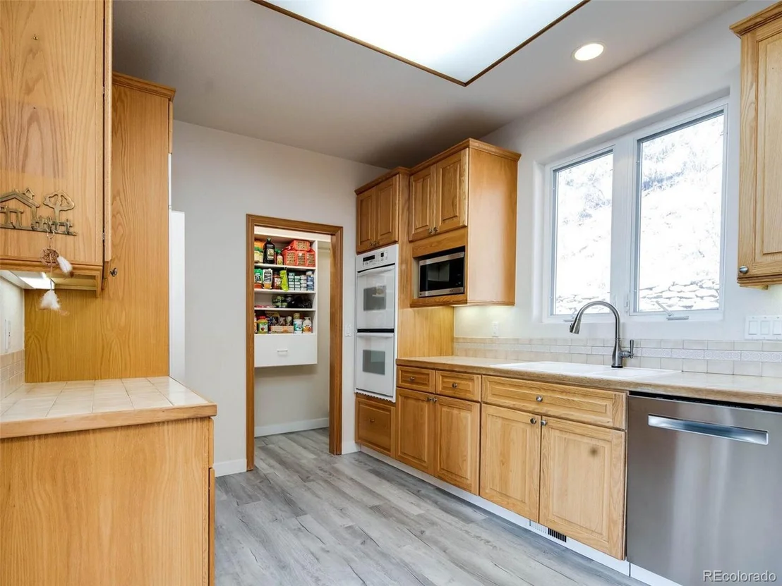 Photo of 180 Nuthatch Rd