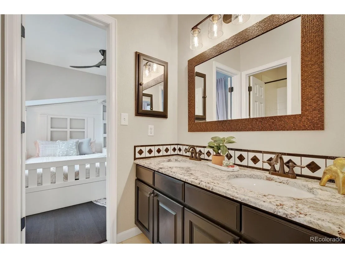 Photo of 6114 Devinney Ct