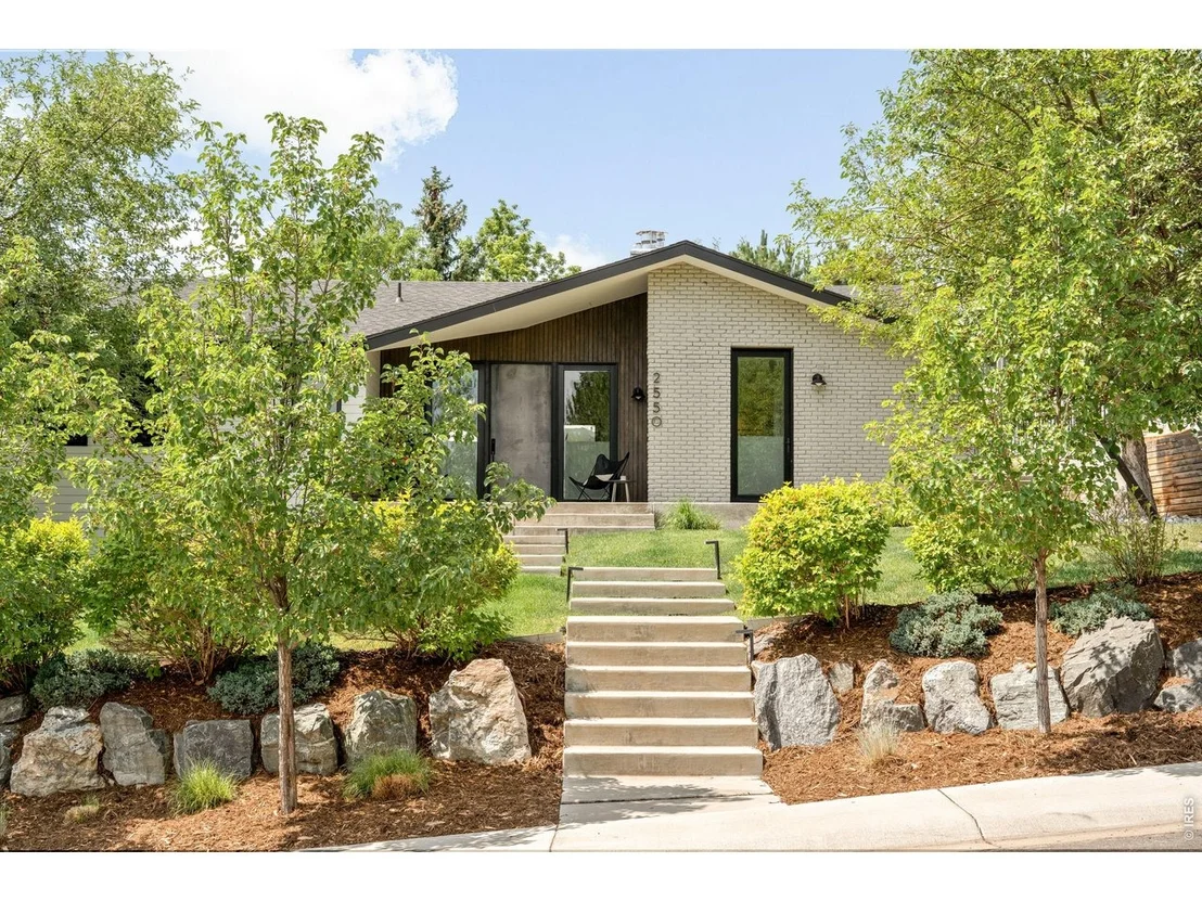 Photo of 2550 Balsam Dr