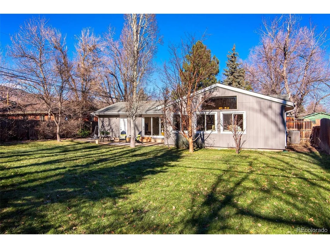 Photo of 2212 Edgewood Dr