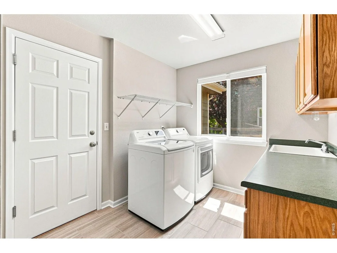 Photo of 2854 Blue Jay Way