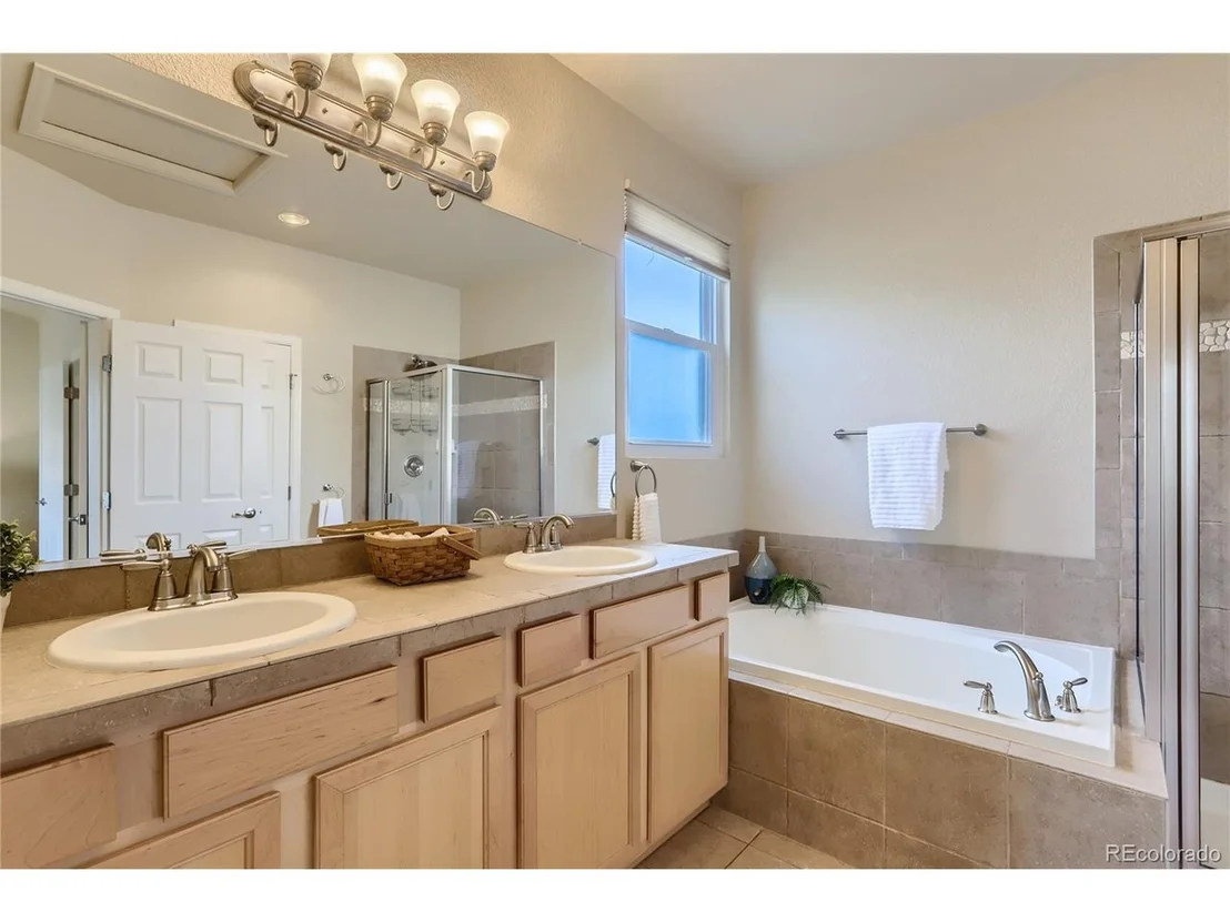 Photo of 6896 Sunburst Ave
