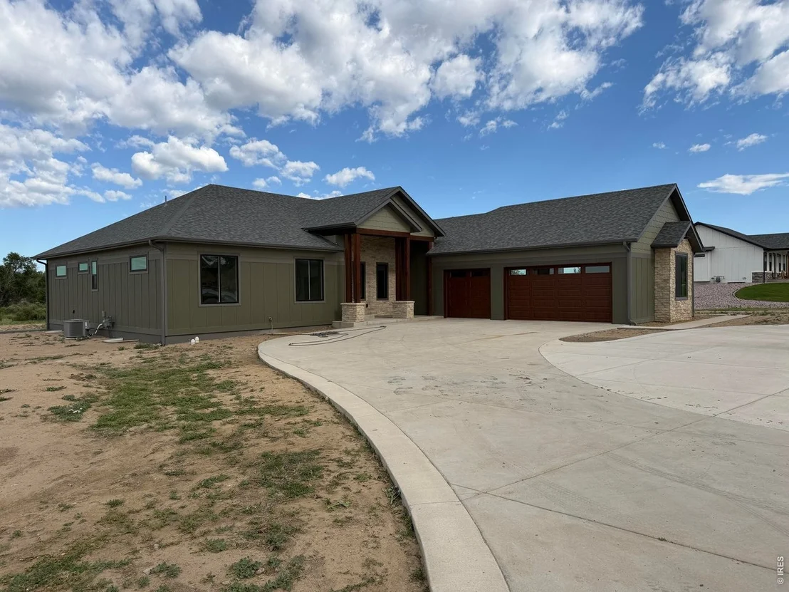 Photo of 28 Lakeview Cir
