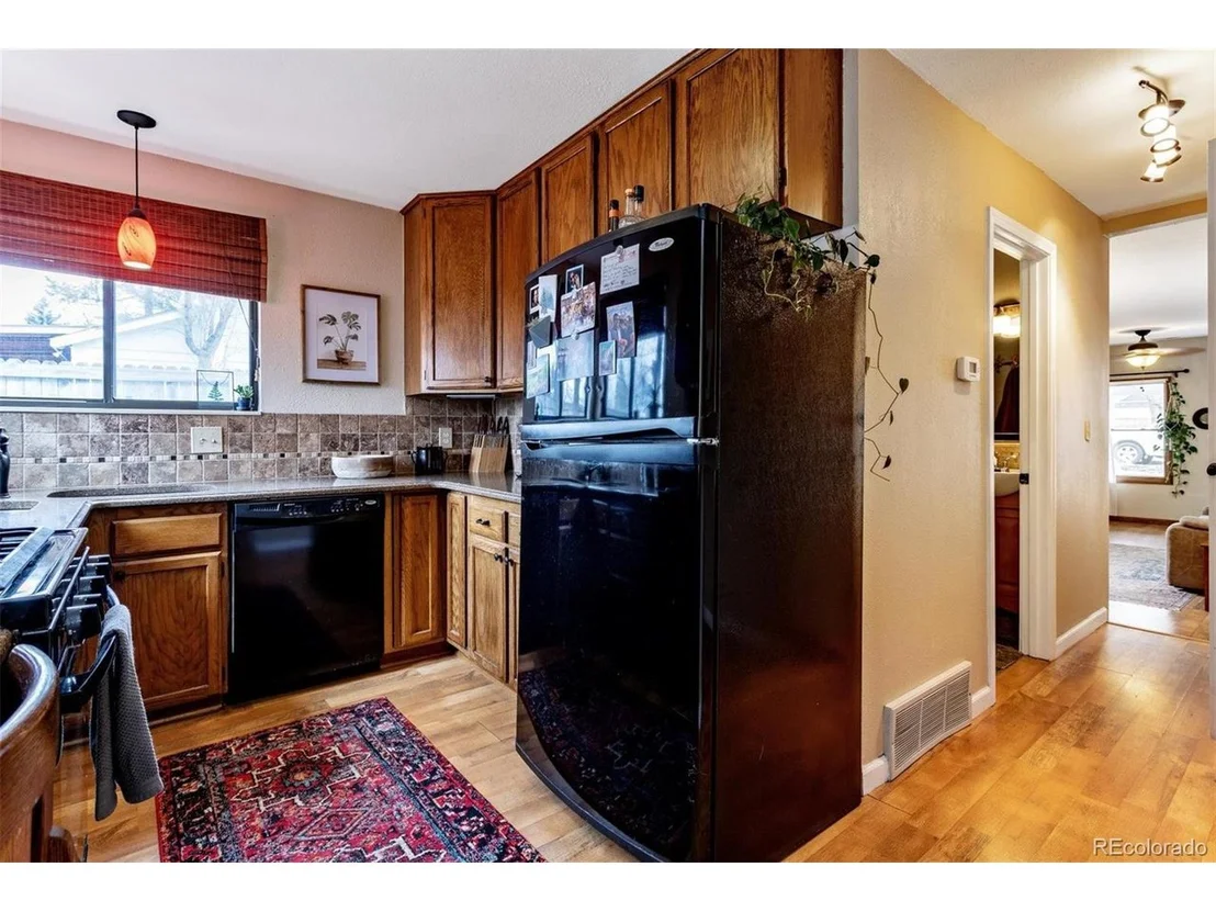 Photo of 2465 Depew St