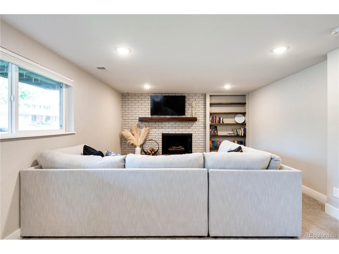 Photo of 8710 E Easter Pl
