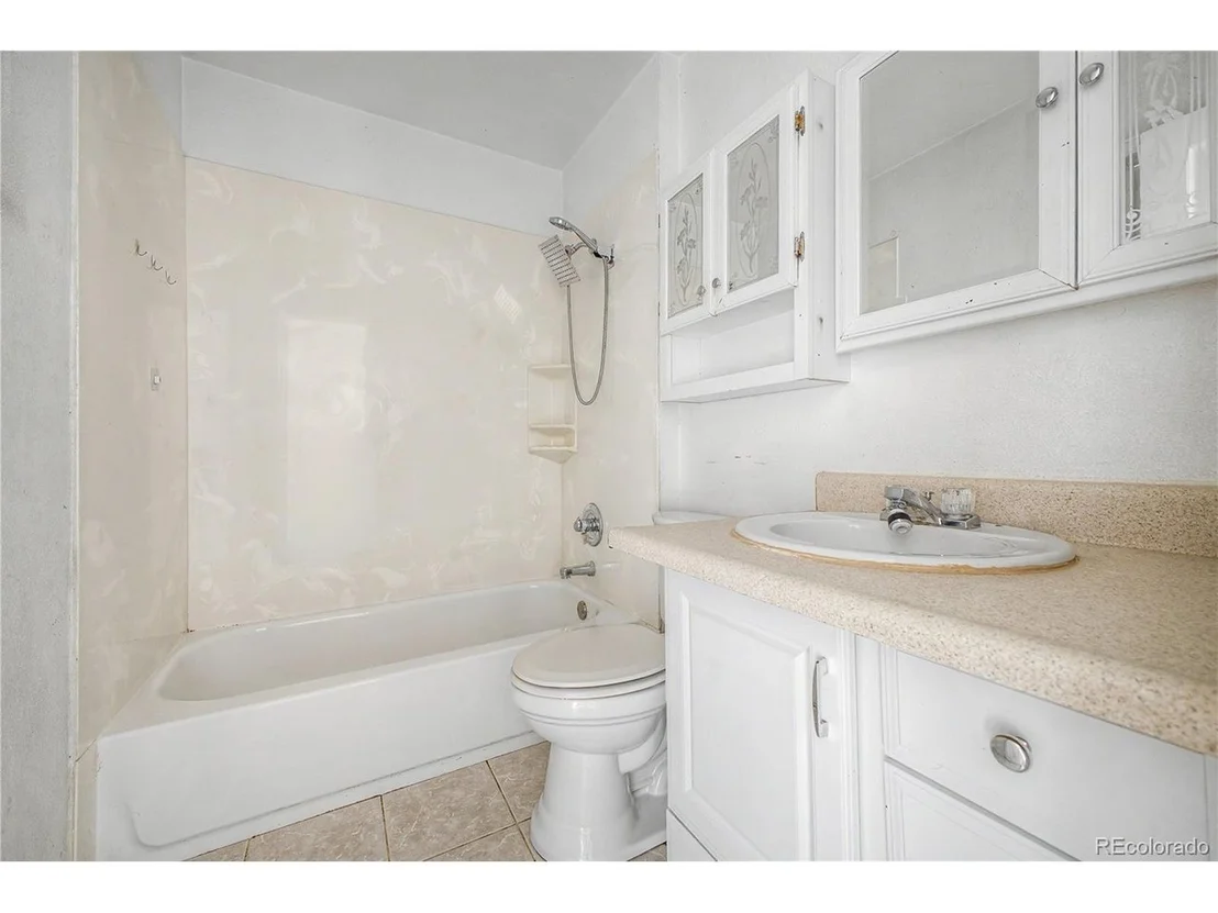 Photo of 10015 Beach St