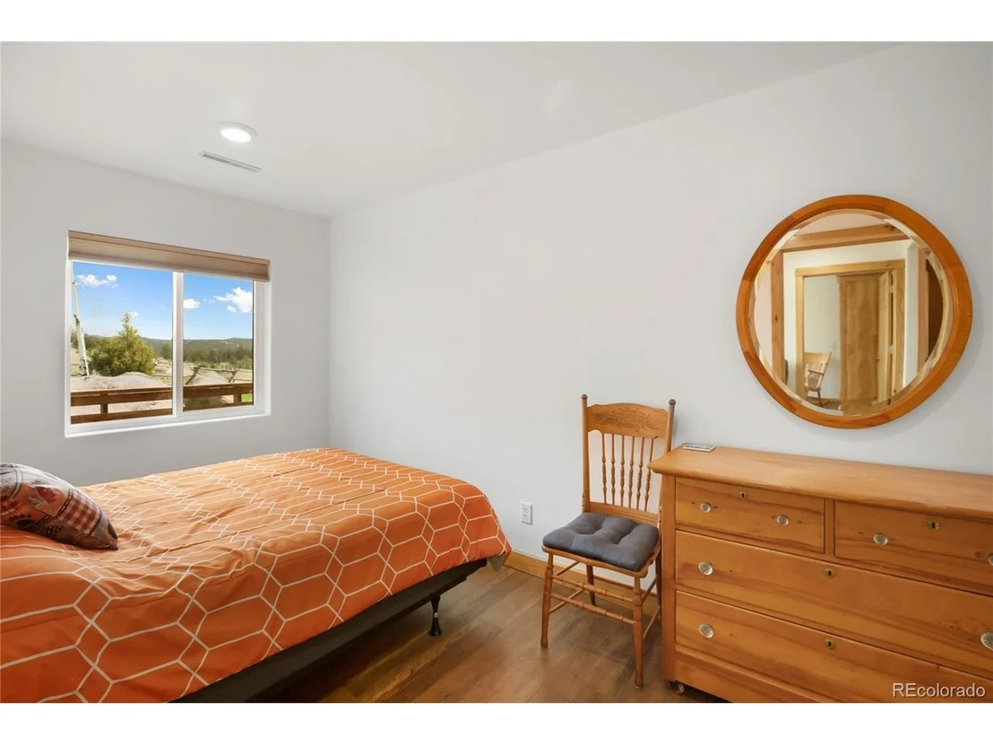 Photo of 437 Langnis Rd