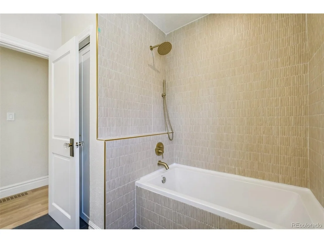 Photo of 4214 King St