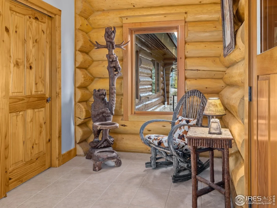 Photo of 2030 Cherokee Dr