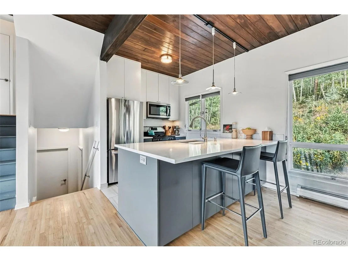 Photo of 218 Deer Path Rd